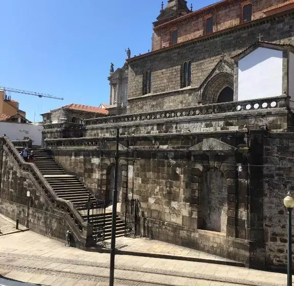 تختخواب و صبحانه Pimms Home Ribeira