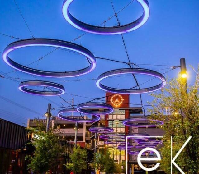 Dog Friendly Walk To Downtown Gilbert King Bed Yard With Fire Pit