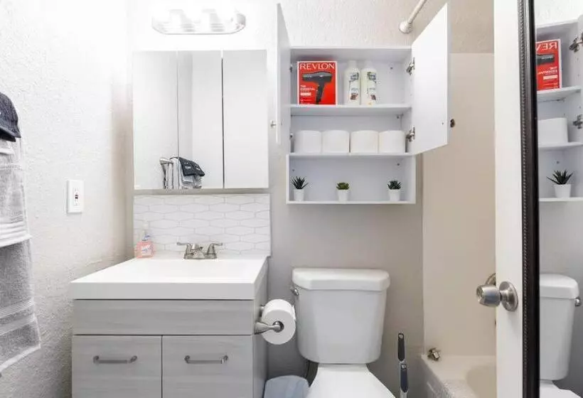 Dog Friendly Walk To Downtown Gilbert King Bed Yard With Fire Pit