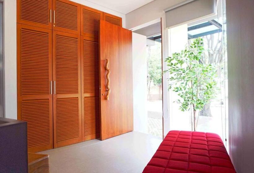 Hotel Hm Social Karawaci