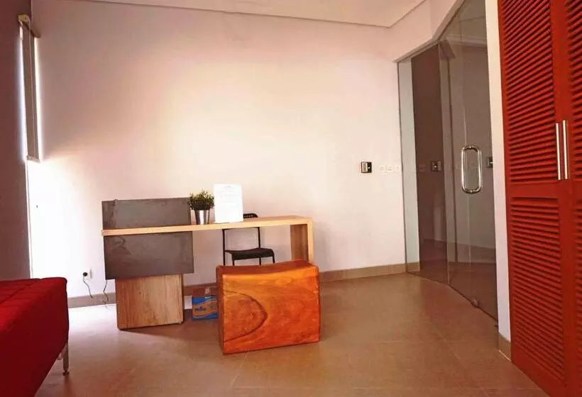 Hotelli Hm Social Karawaci