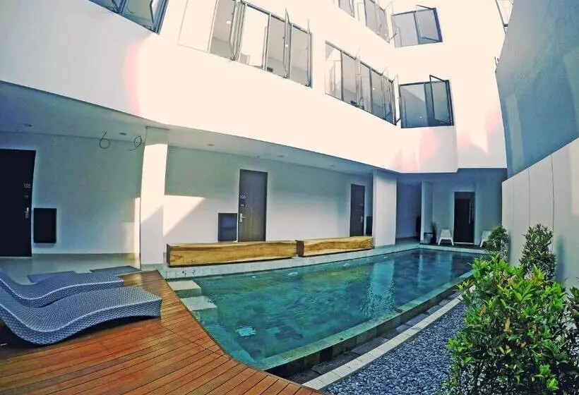 Hotelli Hm Social Karawaci