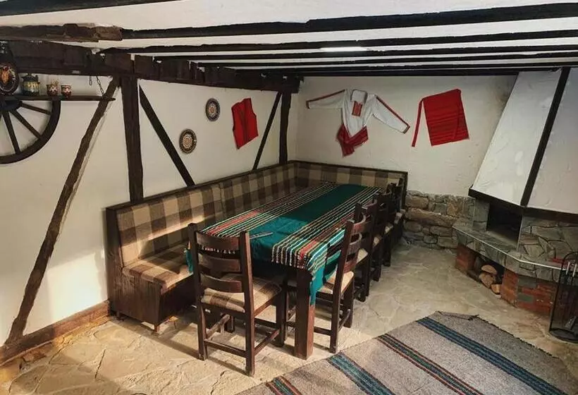 Majatalo карамановите къщи