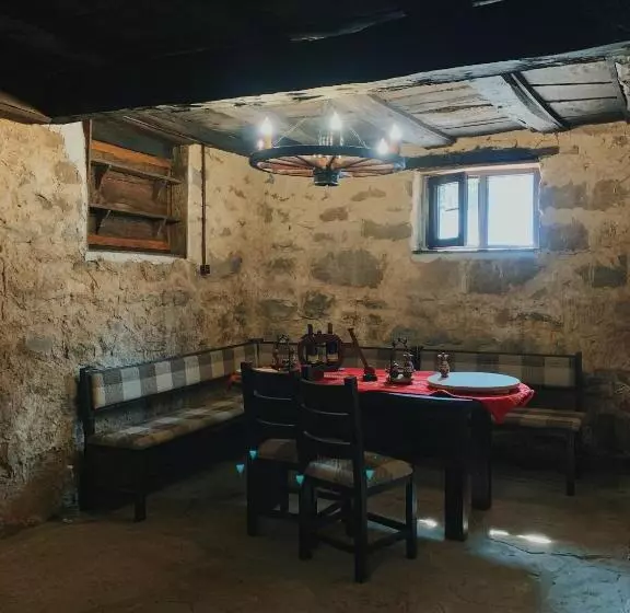 Majatalo карамановите къщи