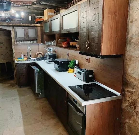 Majatalo карамановите къщи