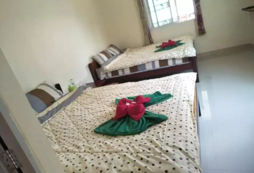 Majatalo Baan Dongsak River View