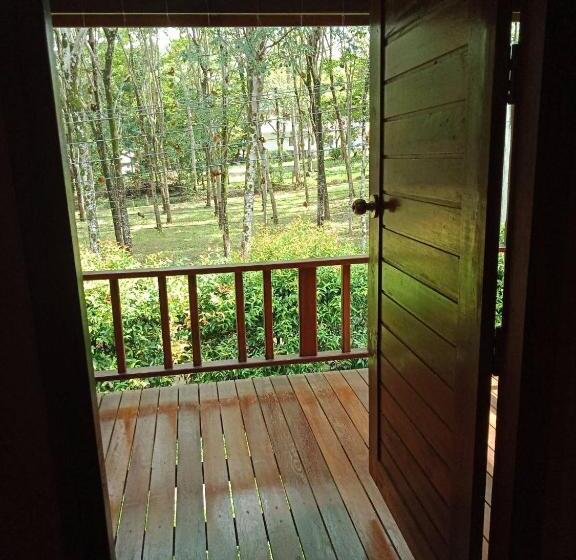 פנסיון Najjamee Bungalows