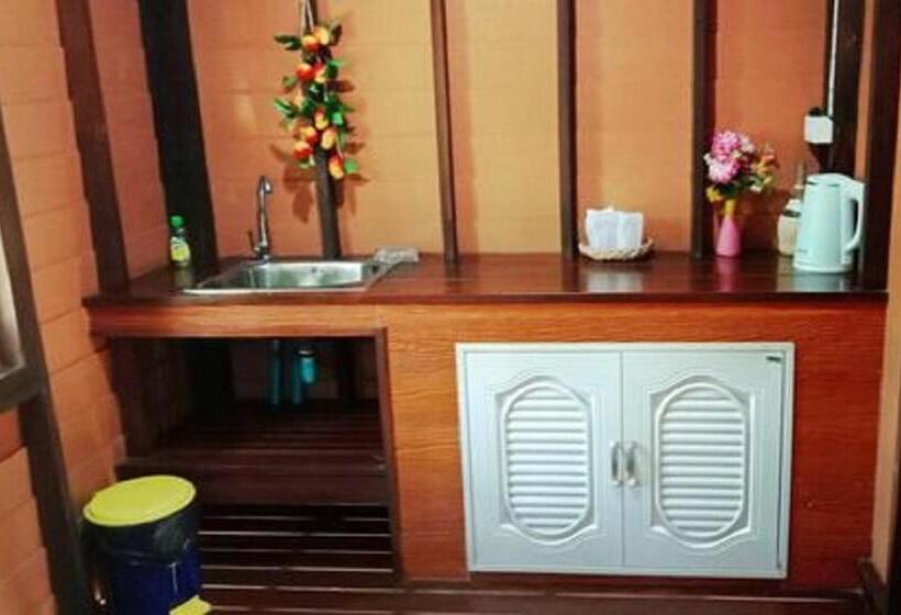 פנסיון Najjamee Bungalows