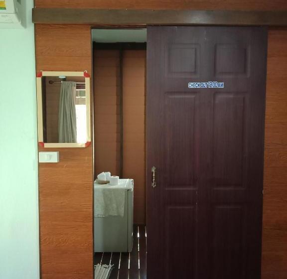 פנסיון Najjamee Bungalows