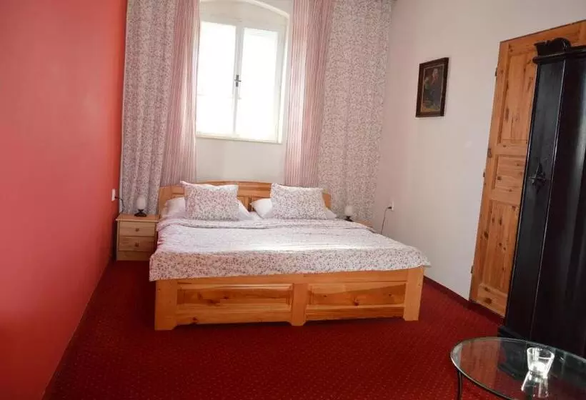 Majatalo Penzion U Hradilů