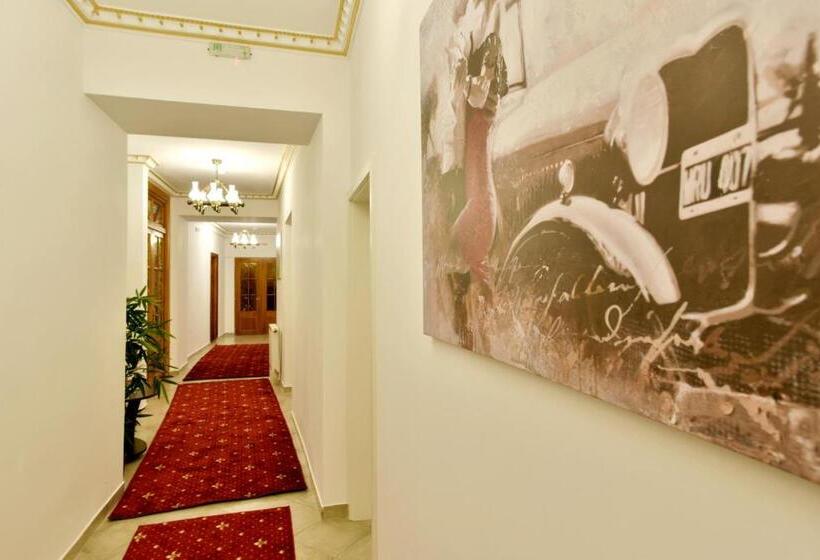 پانسیون Top Royal Central Brasov