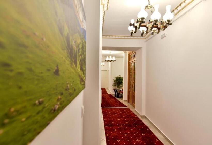 پانسیون Top Royal Central Brasov