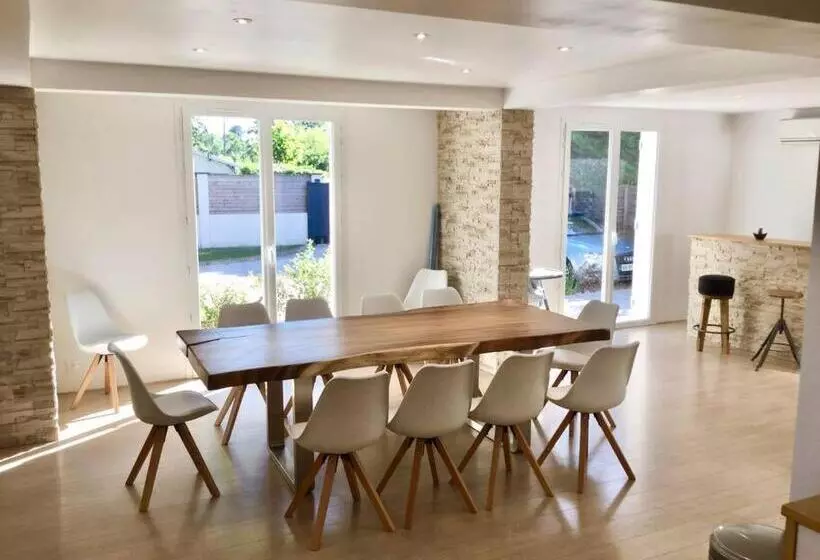 Superbe Villa 11 Places à 400 M De La Plage