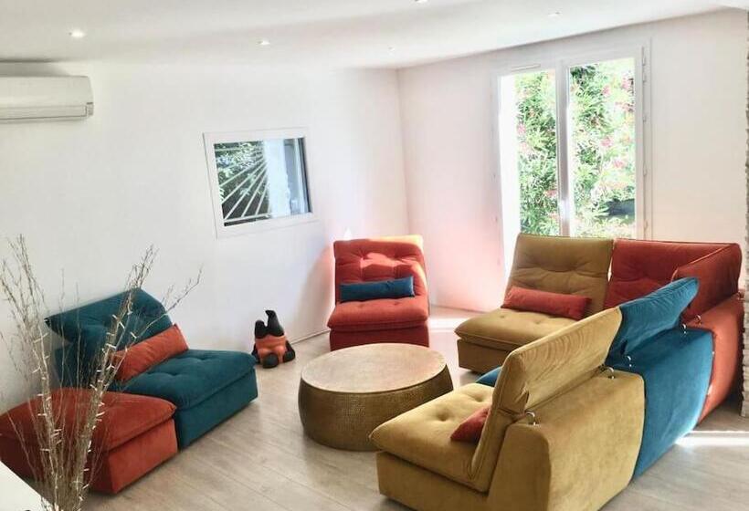 Superbe Villa 11 Places à 400 M De La Plage