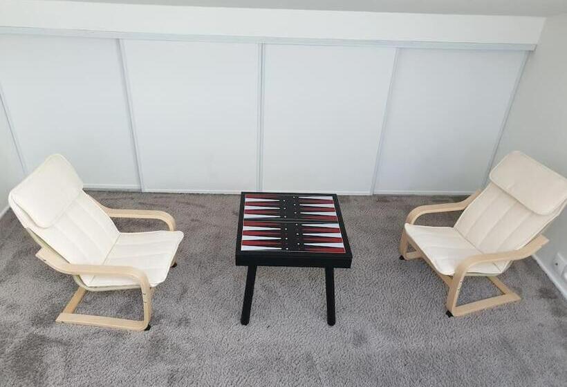 Superbe Villa 11 Places à 400 M De La Plage