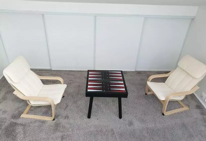 Superbe Villa 11 Places à 400 M De La Plage