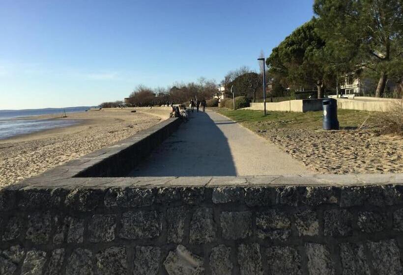 Superbe Villa 11 Places à 400 M De La Plage