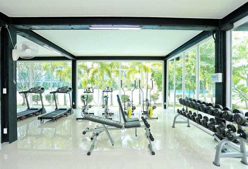 הוסטל Le Breeze Resort Hua Hin