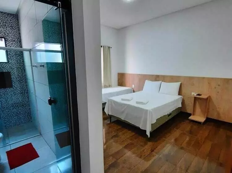 Retkeilymaja Pousada Limas Suites