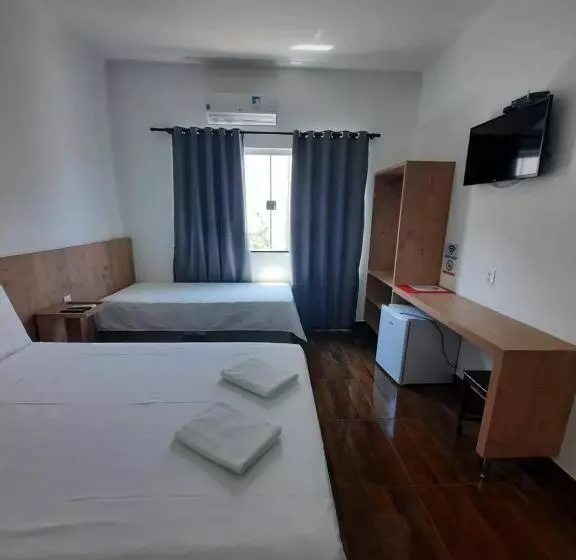 Retkeilymaja Pousada Limas Suites
