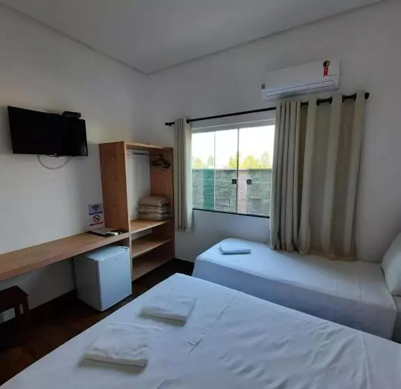 Retkeilymaja Pousada Limas Suites
