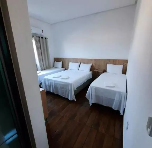 Retkeilymaja Pousada Limas Suites