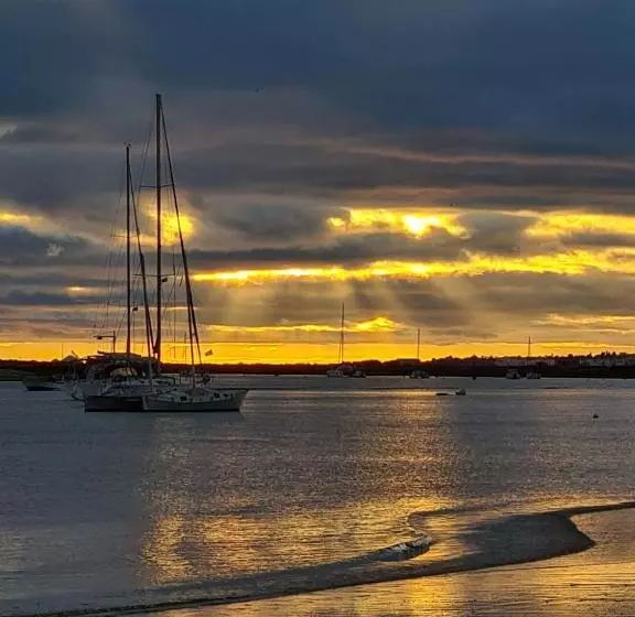 Bea S Bed & Breakfast