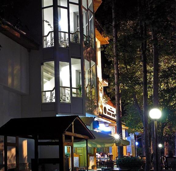 ホテル хотел златна котва