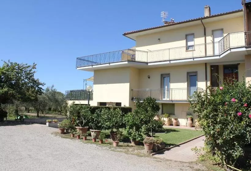 Hotelli Agriturismo Casale Del Contadino