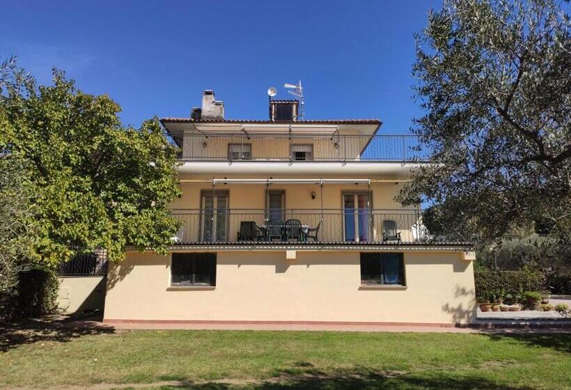 Отель Agriturismo Casale Del Contadino