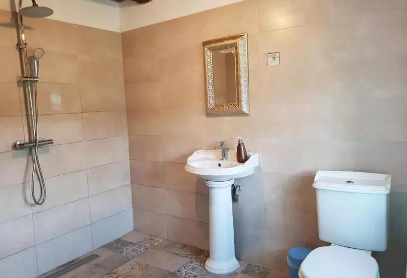 Majatalo онгъл запад