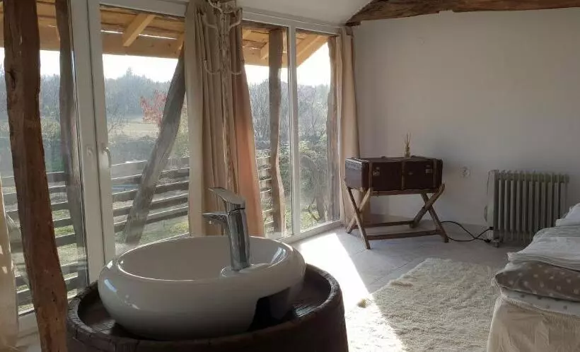 Majatalo онгъл запад