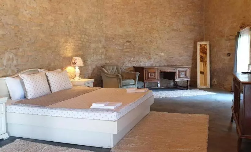 Majatalo онгъл запад