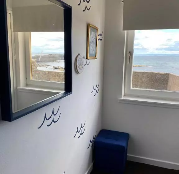 Ugly Duckling, License Number Fi 00863 P