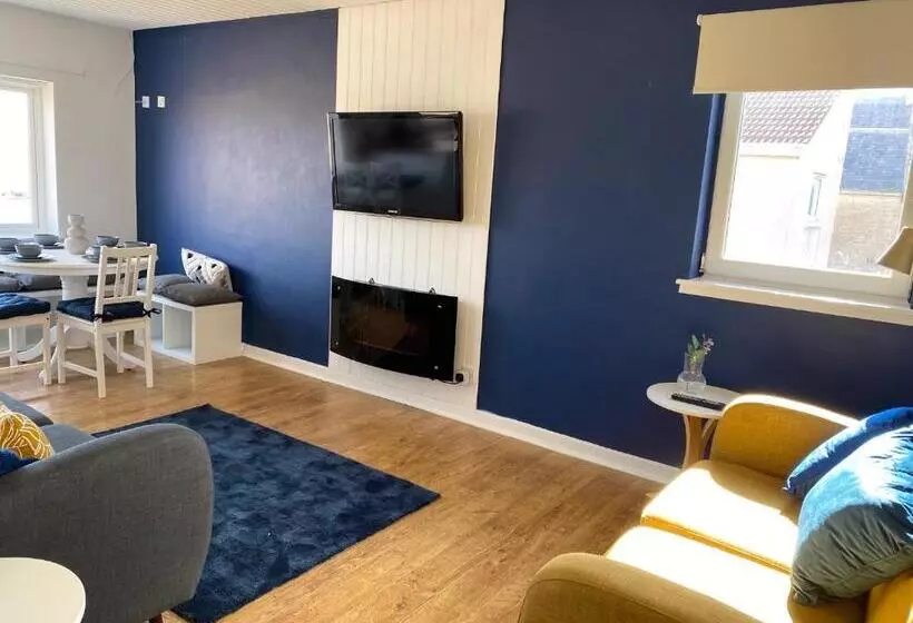 Ugly Duckling, License Number Fi 00863 P