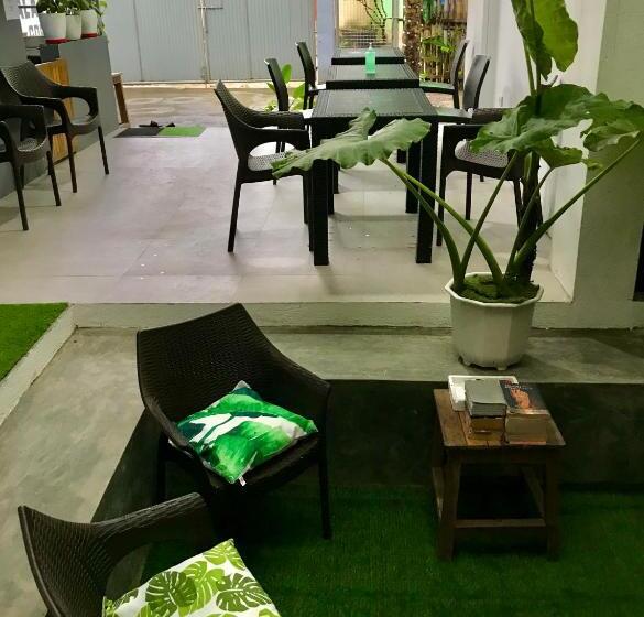 Avisala Hostel Coron