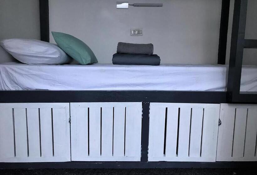 Avisala Hostel Coron