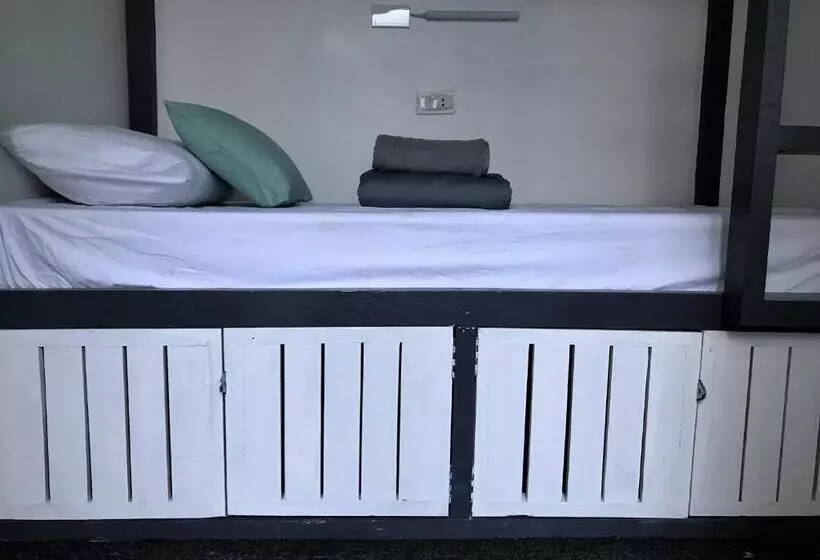 Avisala Hostel Coron