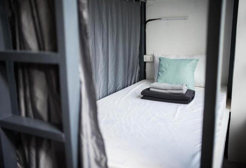 Avisala Hostel Coron