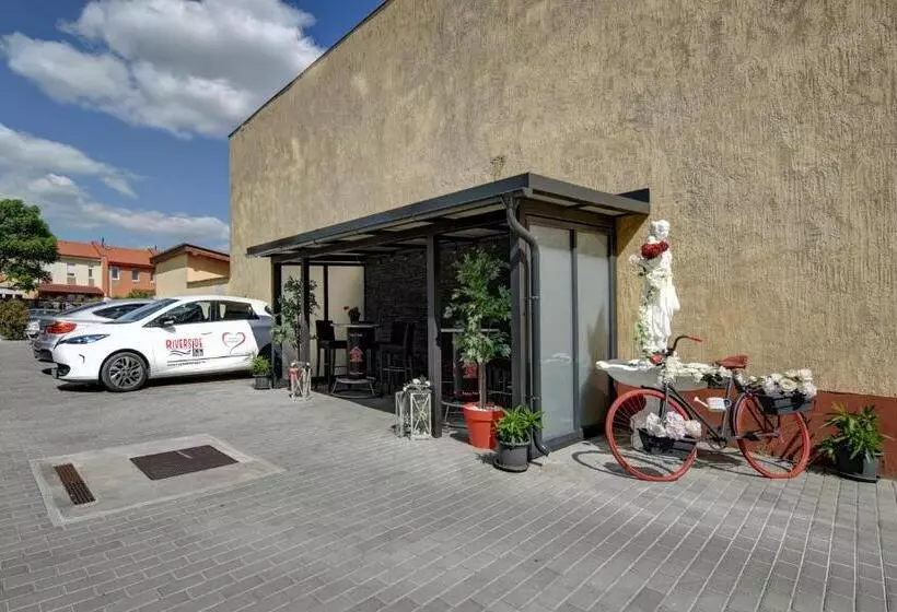 Aamiaismajoitus (B&B) Familia Panzió & Apartmanház Győr