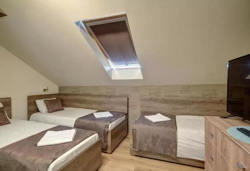 Aamiaismajoitus (B&B) Familia Panzió & Apartmanház Győr