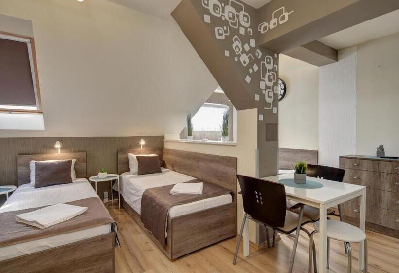 צימר Familia Panzió & Apartmanház Győr