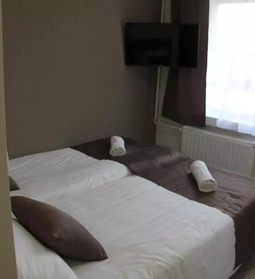 Aamiaismajoitus (B&B) Familia Panzió & Apartmanház Győr