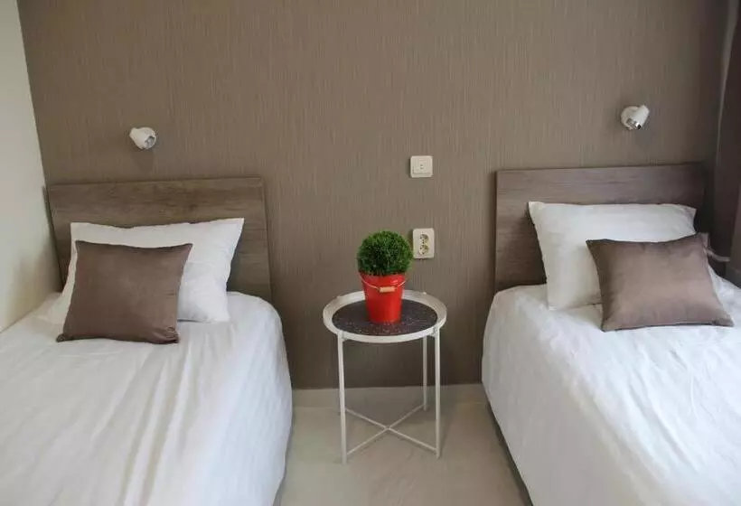 Aamiaismajoitus (B&B) Familia Panzió & Apartmanház Győr