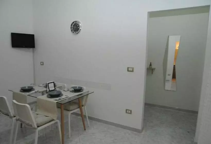 تختخواب و صبحانه Same As Home