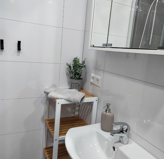 Gemütliches Studio Mit Ausblick, Pool Und Wifi