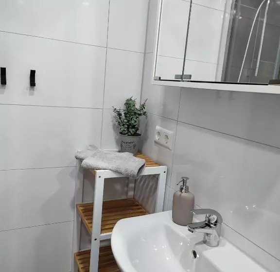 Gemütliches Studio Mit Ausblick, Pool Und Wifi