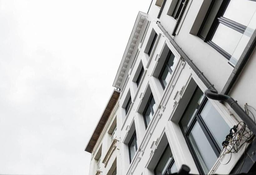 Gorgeous Getaway In The Old City Centre Of Antwerp