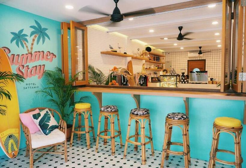 בית מלון כפרי Summer Stay Sattahip