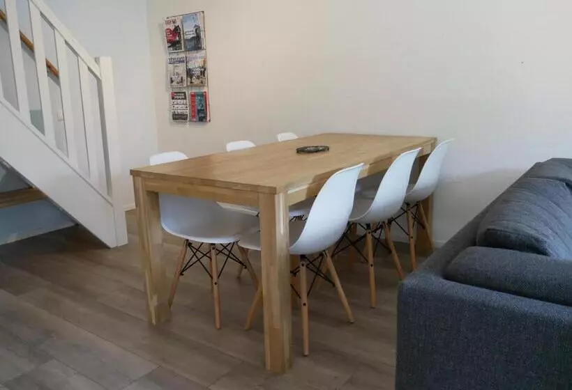 Jonas   Luxe Appartement Naast De Duinen